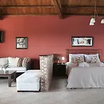 Yalis Hotel