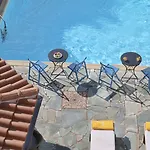 Hotel Yalis