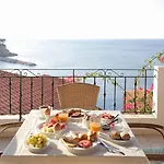 Yalis Hotel