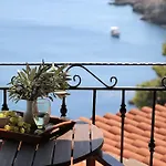 Hotel Yalis